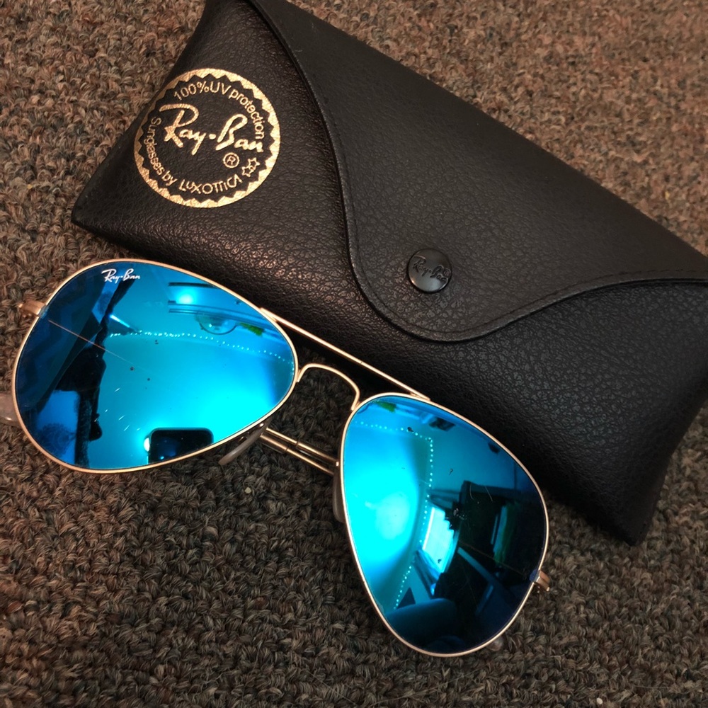 Blue Aviator Sunglasses - RAYBANS